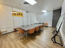 华润大厦415平电梯口,带办公用品出租,8个隔间,即租即办公