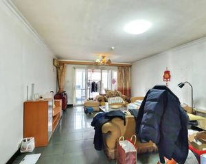 芳草地迪阳公寓南北通透两居室 一层两户板楼 价能商量