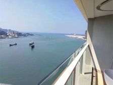 三亚湾,一线看海户型,躺在床上看一线海景,出门就是热闹商业。