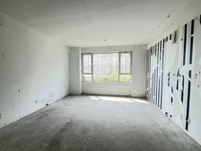 地铁口花城二期南北通3房!2梯2户毛坯的状态!降价急售随时看