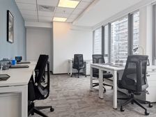 HQ绿地新海岸 50人大型办公室 水电网物业家具全含