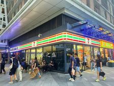 塘朗地铁站出口(711便利店)每天上万人流量,生意超级稳定