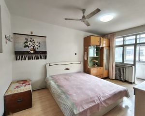 急售四 中芳苑小区 通透2居老证带小房中间楼层总价低可谈