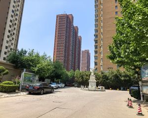 莲池客运中心南向精装三居 137平满二仅109.5万