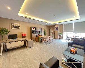 城西商务枢纽双地铁环绕、拎包入住、临金牛政务中心龙湖西宸天街