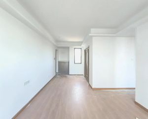 裕丰街站500米 鸿海城 3室2厅1卫 其它 36万就卖!