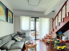 香馥湾南北朝向 3居2卫 复式洋房 近地铁