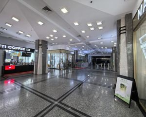 亚奥远大中心 一层商业 多个房本 可整售或分售