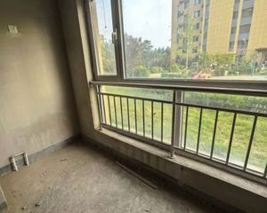紫勋雍邸南北通透三居1楼 136平毛坯住宅 7170元/平