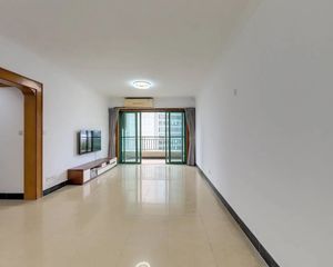 南国花园 户型方正的南向望江3房 高楼层 大社区装修保养好