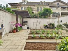 绿城海棠豪装排屋999万,前后花园120平