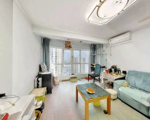 真房真价 诚意出售 价位可议时代奥城 精装两室 采光好