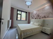 三中宿舍紧邻三中一楼带院子带小屋精装修两室看房方便