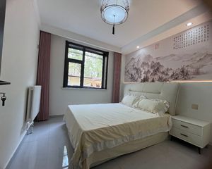 三中宿舍紧邻三中一楼带院子带小屋精装修两室看房方便