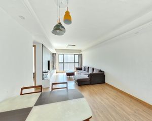 滨江两岸二期 3室2厅 西南