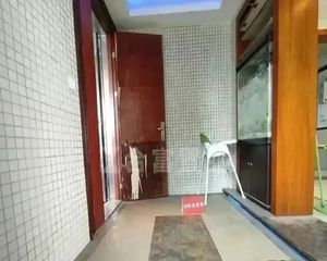 中房观湖国际南西向三居 满五住宅中层视野佳业主直降急售可谈