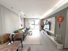 龙湖天曜 4室2厅2卫 精装修 548万元