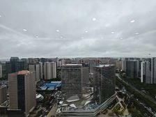 高层视野好东站对面升龙广场电梯口南户出售无抵押贷款随时过户