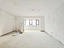地铁口 单价1万多点改善大四室两户有车位随时看 交通便利