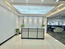民族大道边上,240平5个格间,地铁口,带办公家具,财富九洲