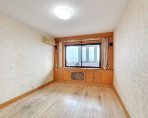 (单价2.7万) 84米230万 南北3居 新修11号线楼下