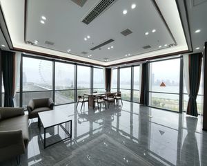 中天江湾天地330平 双面看江 通水带烟道 可接待办公