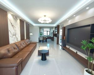 星河湾荣景园 凤凰层婚房未住 精装通透三室双卫全明户型新证