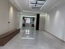 海韵星城全新装修两居室,地暖天然气入户。