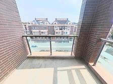 挑空厅2010年 天和湖滨联排别墅 毛坯 钥匙看房 带车库