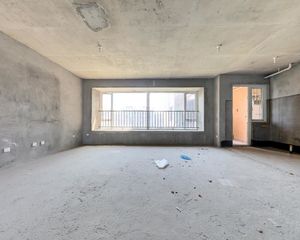 珠江青云台 4室1厅 西南