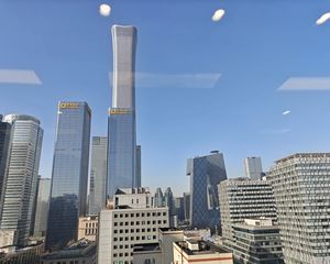 出售东方梅地亚中心单套写字楼 个人产权 详情可议