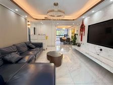 全屋中央空调带装修,带固定车位,南北通透,看房有钥匙