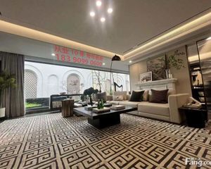 地铁口,双公园环绕,精装纯板楼,专车接送,视野好看中轴公园