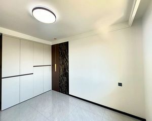 地暖断桥铝窗户,中间楼层豪华装修拎包入住,
