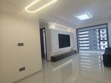 湖畔现代城精装三居 南向中层满二住宅 119.8万