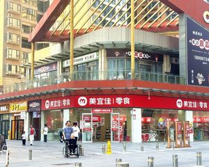 年租金18万的美宜佳梅溪湖成熟热闹小区,房东资金断裂
