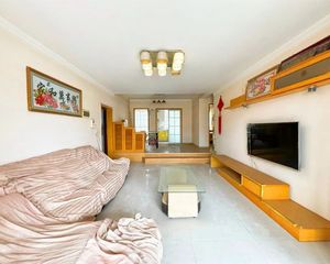幸福里 临地铁 交通便利 刚需小三居 电梯房 精装好房