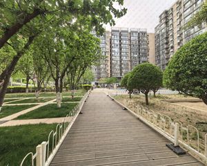 东城广渠门174平南北通透三居 精装修低楼层