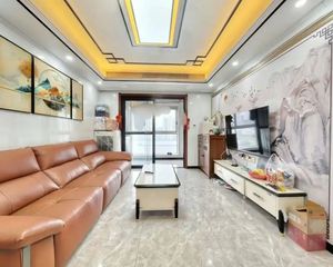 业主急卖 全新 书包还没用 中间楼层 随时可看看中可谈价格