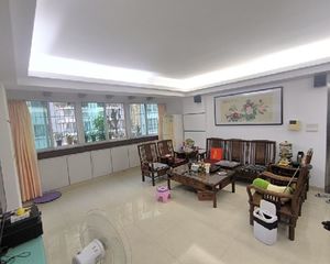 嘉悦华园4楼117平3房2厅 现代清点装修三面采光 南北通透