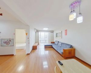 (买房不收中.介费)2010年商品房 满五年 精装 次新房