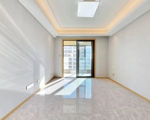 精装修 业主急售 有车位 书包房 中间楼层 随时可看房看