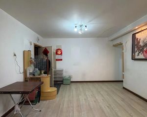石景山金顶街三区 2室1厅 99.48平米 满五年东南向
