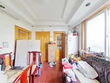 此房满五,黄jin三楼,边套全明 采光充足 配套齐全一门关。