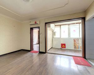 新居里 1室1厅 60.99平 客厅朝南带大阳台采光好无遮挡