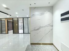 世贸一号2加1格局 电梯口 豪装带家具 空调24自控