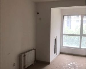 朝阳公园南北通透两居 满五简装低层住宅