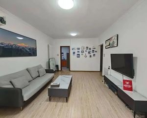 澜西园(四区)中间楼层户型方正采光好送家具家电