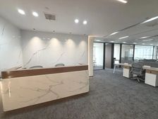 甲方直租丨光谷大道丨2号线地铁丨光谷一号丨248平丨泷悦国际