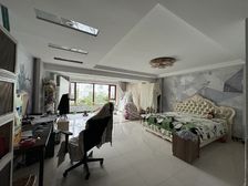 新保师九年,跃层,业主自住装修,5室三卫,带阳光房,价钱可议